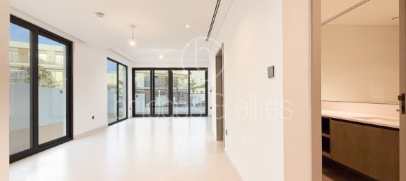 Villa de 4 dormitorios en Dubai, UAE No. 65806 5