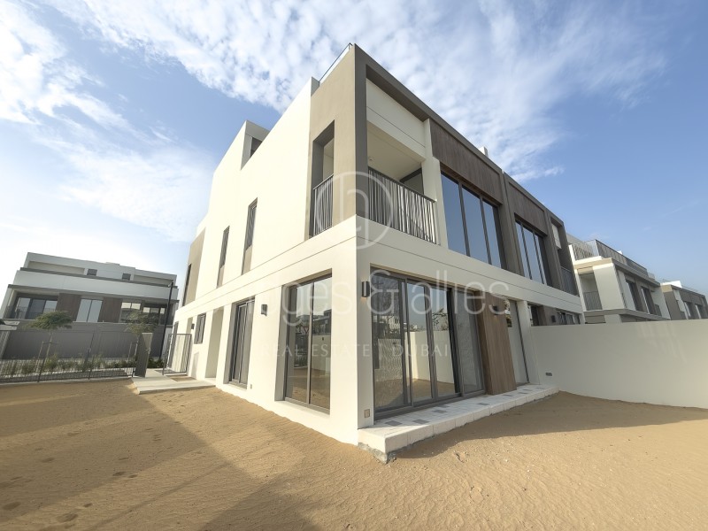 Villa de 4 dormitorios en Dubai, UAE No. 65806