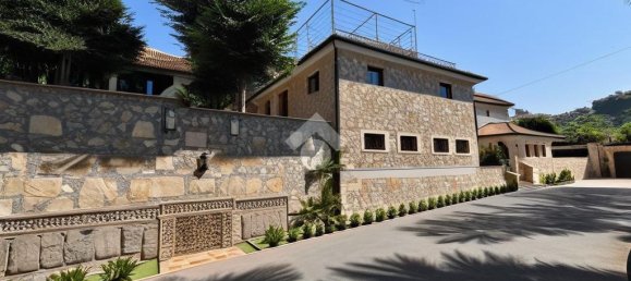 4 rooms House in Salerno, Italy No. 32144 23