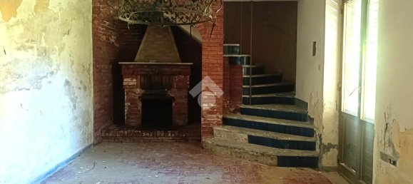 4 rooms House in Salerno, Italy No. 32144 8