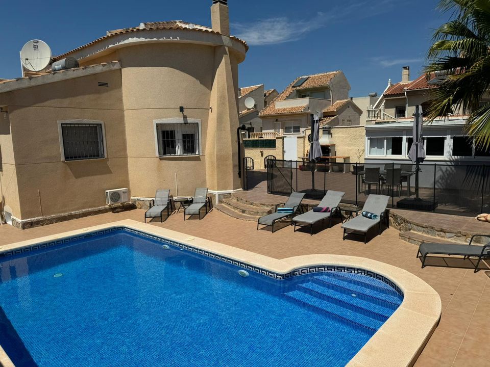 5 bedrooms Villa in Ciudad Quesada, Spain No. 222495