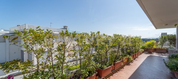 4 bedrooms Apartment in Rome, Italy No. 306635 24