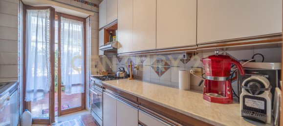 4 bedrooms Apartment in Rome, Italy No. 306635 36