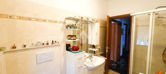 3-salle Appartement à Serra Riccò, Italy No. 116836 20