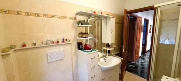 3-salle Appartement à Serra Riccò, Italy No. 116836 22