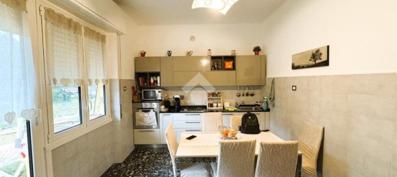 3-salle Appartement à Serra Riccò, Italy No. 116836 2