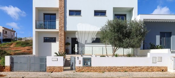 4 Schlafzimmer Haus in Lagoa, Portugal, Nr. 100359 2