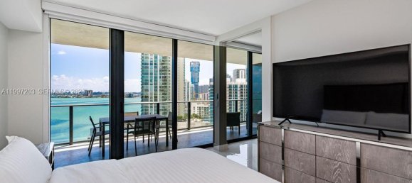 2 chambres propriété commerciale à vendre à Miami, Miami-Dade, Florida, USA № 614879 13