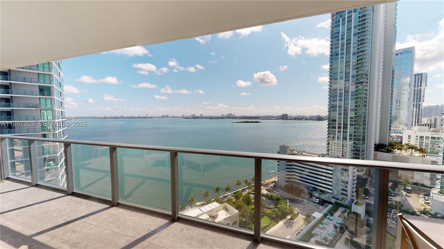 2 chambres propriété commerciale à vendre à Miami, Miami-Dade, Florida, USA № 614879