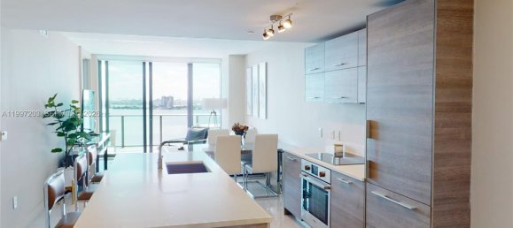 2 chambres propriété commerciale à vendre à Miami, Miami-Dade, Florida, USA № 614879 8