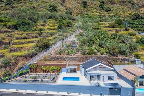 4 bedrooms House in Calheta, Portugal No. 252208
