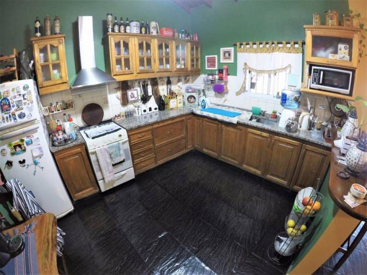 3 bedrooms House in General San Martin, Argentina No. 14049