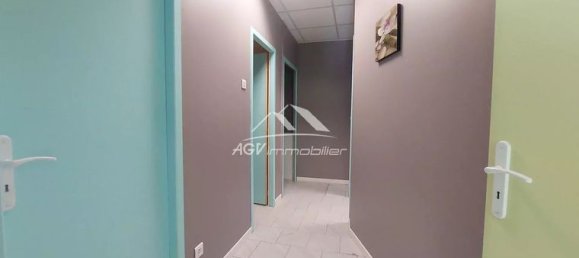 43m² Commercial property in Gard, France No. 277920 3