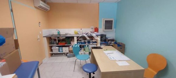 43m² Commercial property in Gard, France No. 277920 6