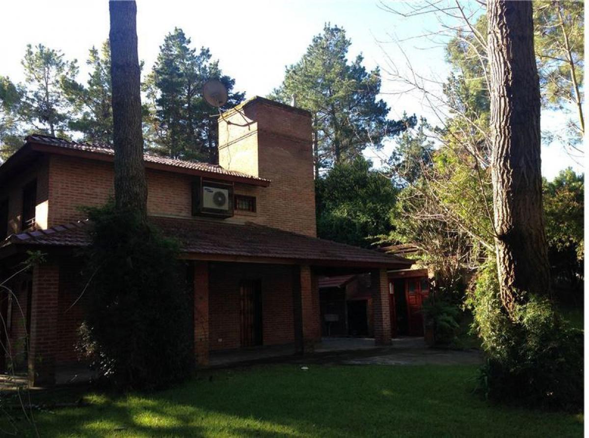 4 bedrooms House in Mar del Plata, Argentina No. 92440