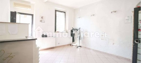 1-Zimmer Gewerbliche Immobilie in Caronno Pertusella, Italy, Nr. 338990 2