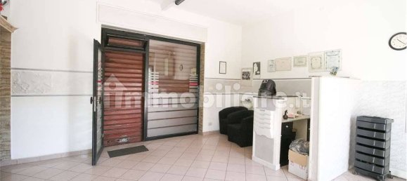 1-Zimmer Gewerbliche Immobilie in Caronno Pertusella, Italy, Nr. 338990 3