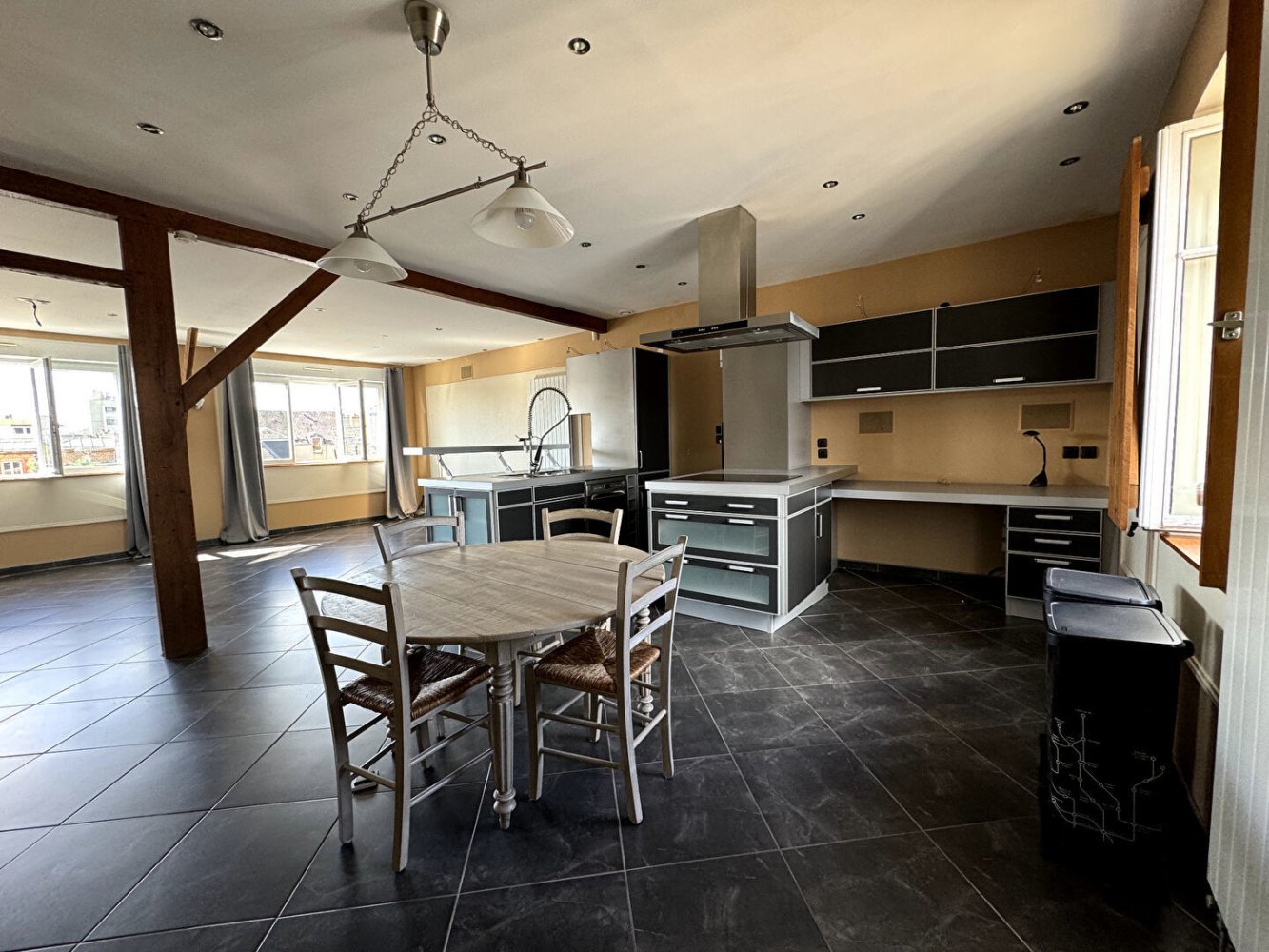 3 bedrooms Apartment in Charleville-Mezieres, France No. 242993