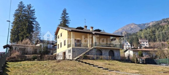 Вилла с 6 спальнями в Роветта, Италия № 102715 4