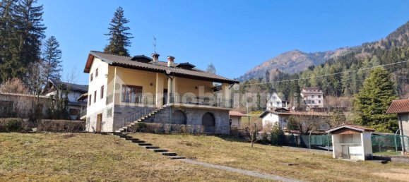 Вилла с 6 спальнями в Роветта, Италия № 102715 3