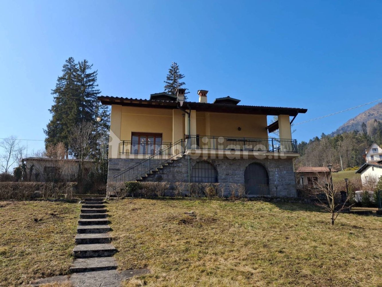 Вилла с 6 спальнями в Роветта, Италия № 102715