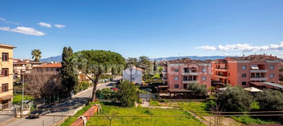 3 bedrooms Apartment in Rome, Italy No. 213694 3