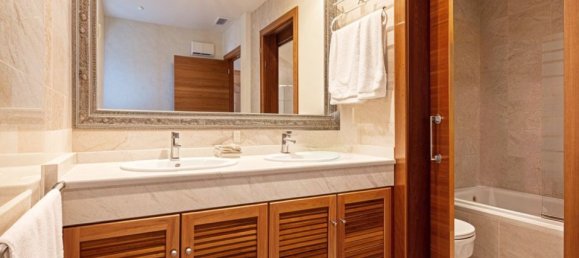 3 bedrooms Townhouse in Estepona, Spain No. 183904 19