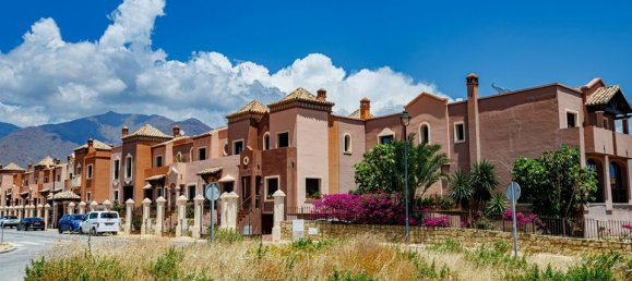 3 bedrooms Townhouse in Estepona, Spain No. 183904 26