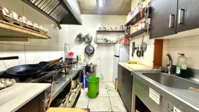 Propriété commerciale à Mislata, Spain 63m² No. 115975