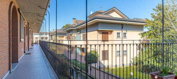 Apartamento de 1 dormitorio en Saronno, Italy No. 2339 20