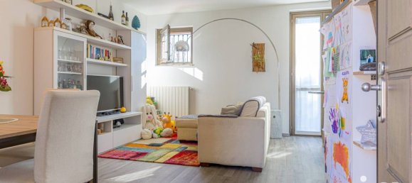 Apartamento de 1 dormitorio en Saronno, Italy No. 2339 42