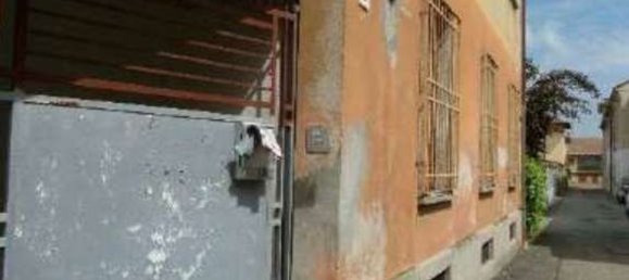 4 rooms Apartment in Voghera, Italy No. 95447 2