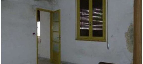 4 rooms Apartment in Voghera, Italy No. 95447 3