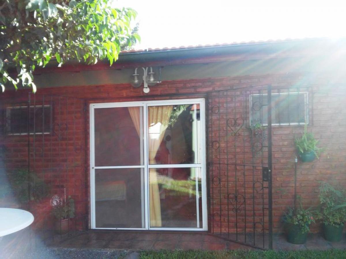 3 bedrooms House in Quilmes, Argentina No. 81573