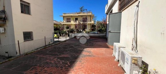 160m² Commercial property in Aprilia, Italy No. 47716 3