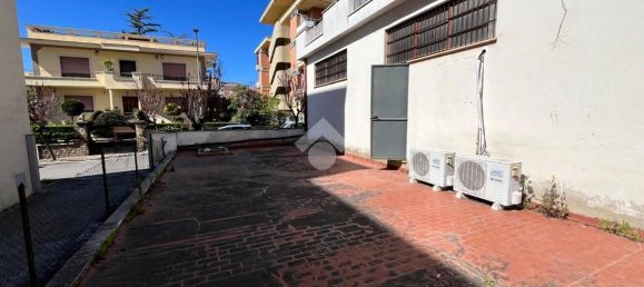 160m² Commercial property in Aprilia, Italy No. 47716 5