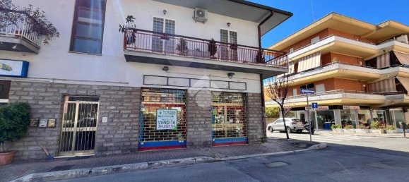 160m² Commercial property in Aprilia, Italy No. 47716 9