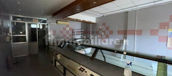 Коммерческая недвижимость с 3 комнатами в Альпиньяно, Италия № 324640 9