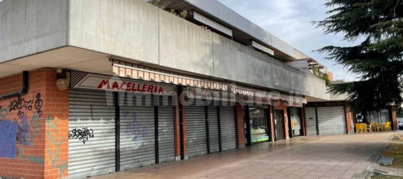 Коммерческая недвижимость с 3 комнатами в Альпиньяно, Италия № 324640 2