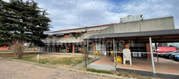 Коммерческая недвижимость с 3 комнатами в Альпиньяно, Италия № 324640 10