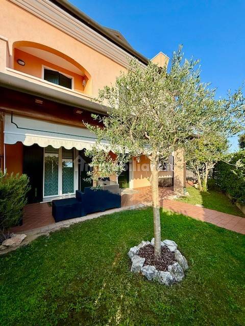 3 bedrooms Villa in Vigonovo, Italy No. 359369