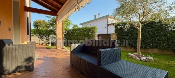 3 bedrooms Villa in Vigonovo, Italy No. 359369 30