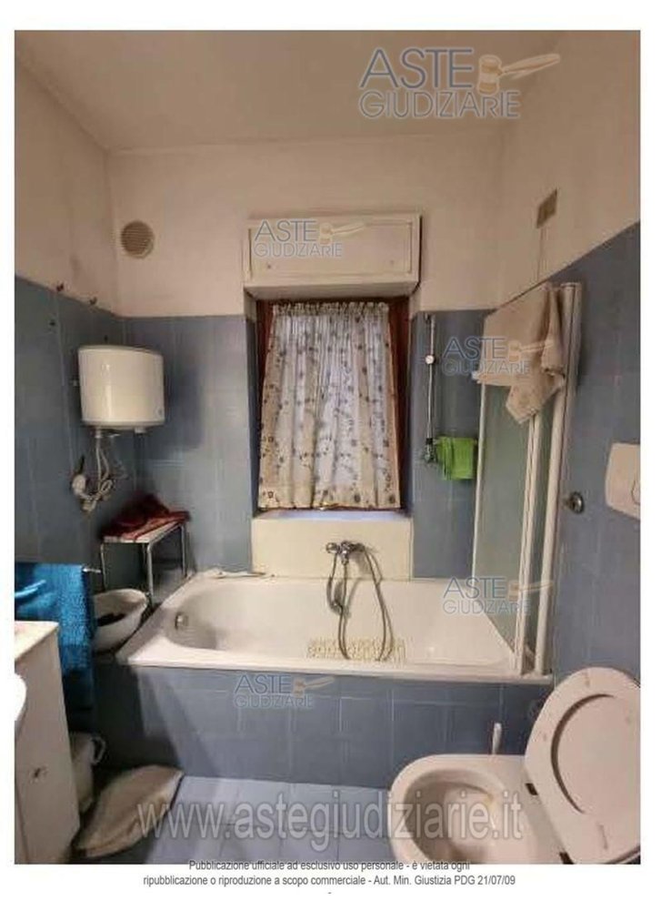 3 rooms Apartment in Rome, Italy No. 189831