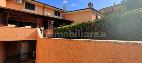 4 bedrooms Villa in Rome, Italy No. 14658 8