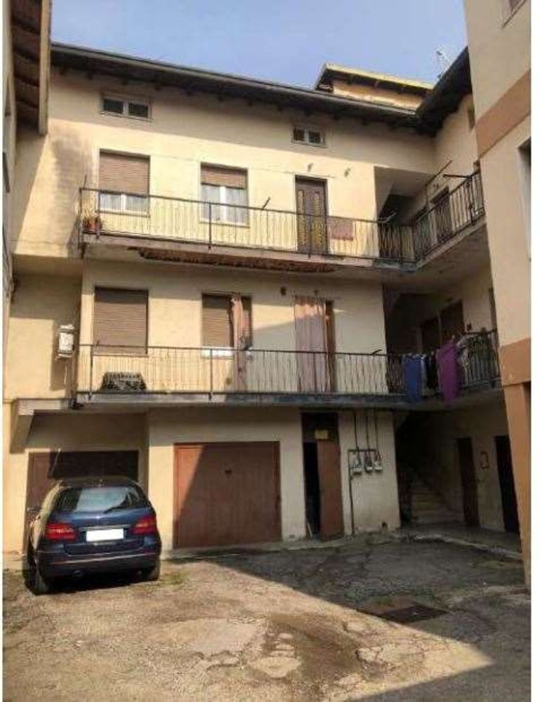 2 rooms Apartment in Caronno Varesino, Italy No. 301104