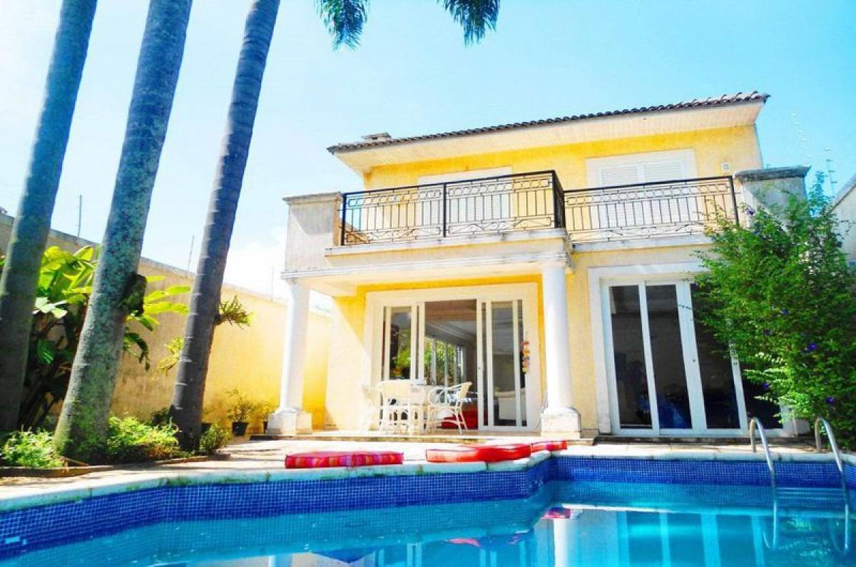 Casa de 4 dormitorios en Sao Paulo, Brazil No. 486440