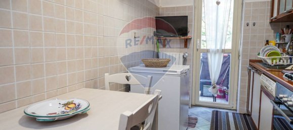 Квартира с 2 спальнями в Беллуско, Италия № 270500 14