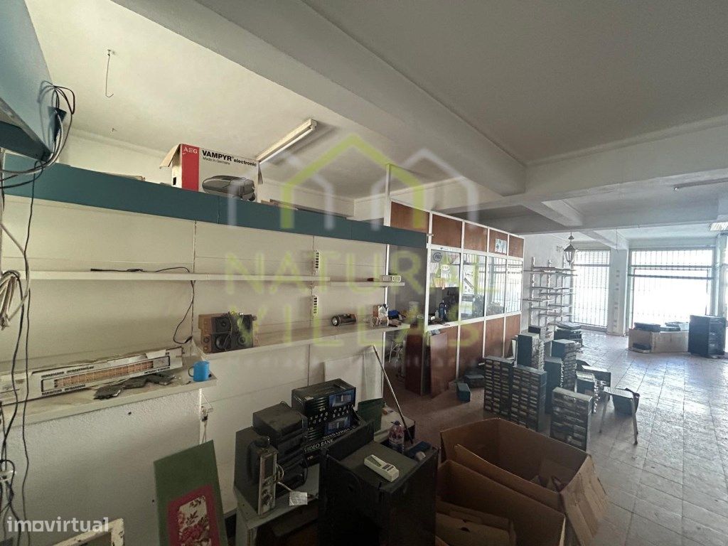 176m² Commercial property in Loule, Portugal No. 231324