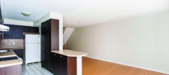 3 bedrooms House in Mississauga, Canada No. 877 4