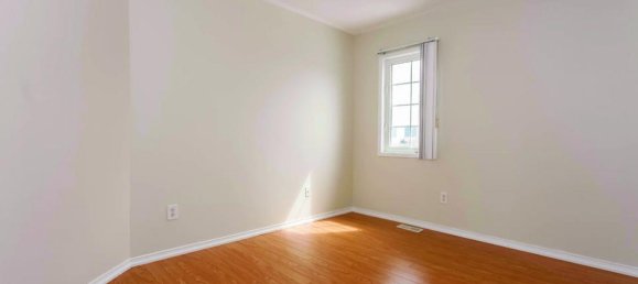 3 bedrooms House in Mississauga, Canada No. 877 9